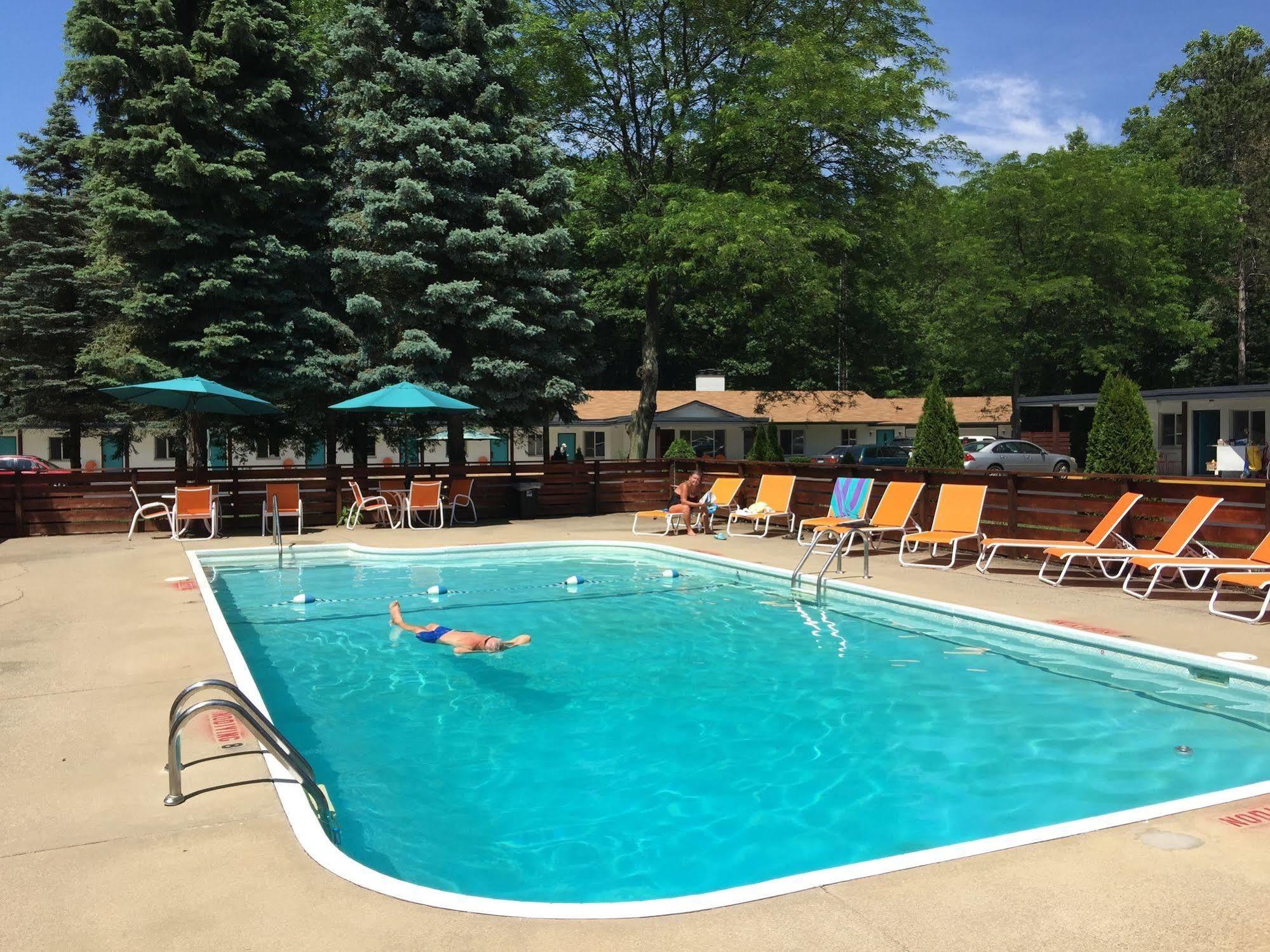 Starlite Resort Saugatuck Exterior foto